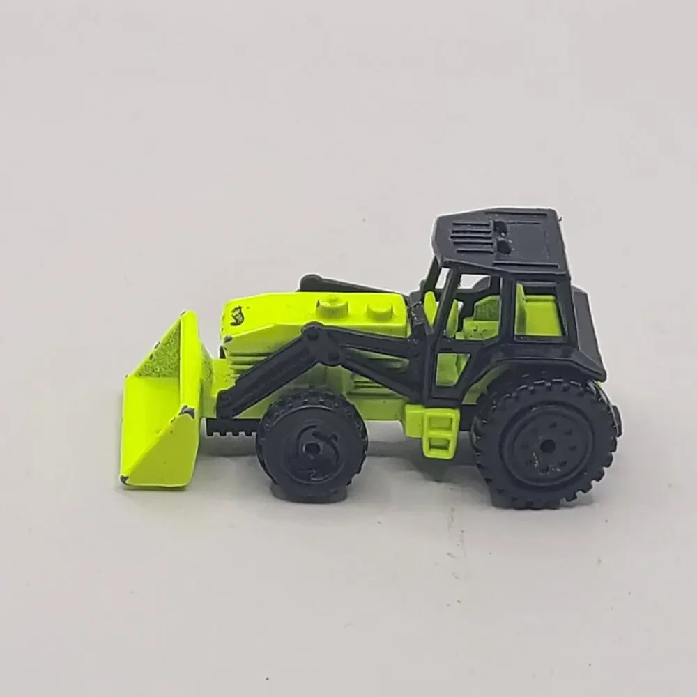 1991 Hot Wheels #103 Virtual Collection Tractor Fluorescent Yellow 1/64 Scale